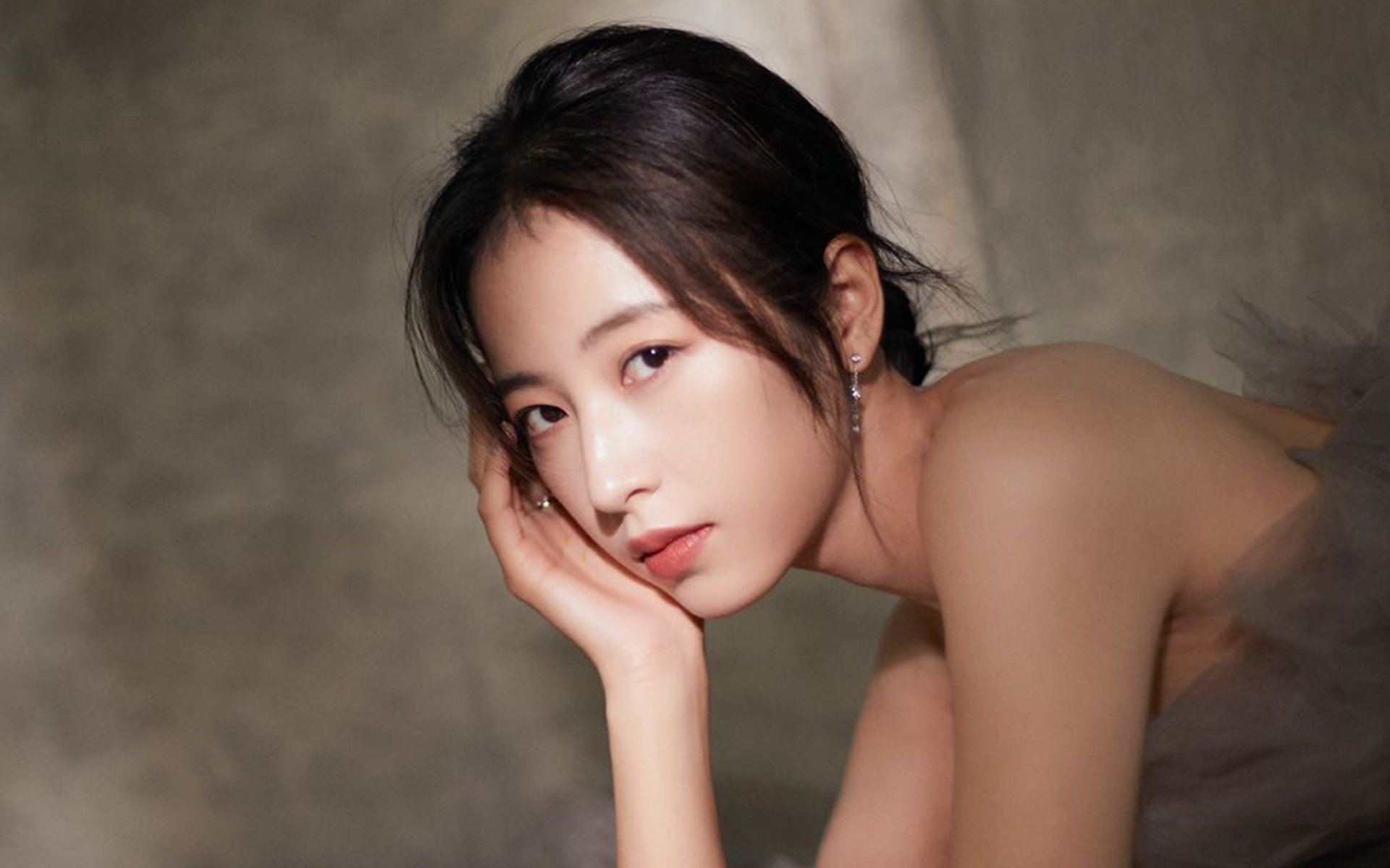 战术风云，范戴克攻防转换的引擎作用与苏格兰防守锁死西班牙的奇迹