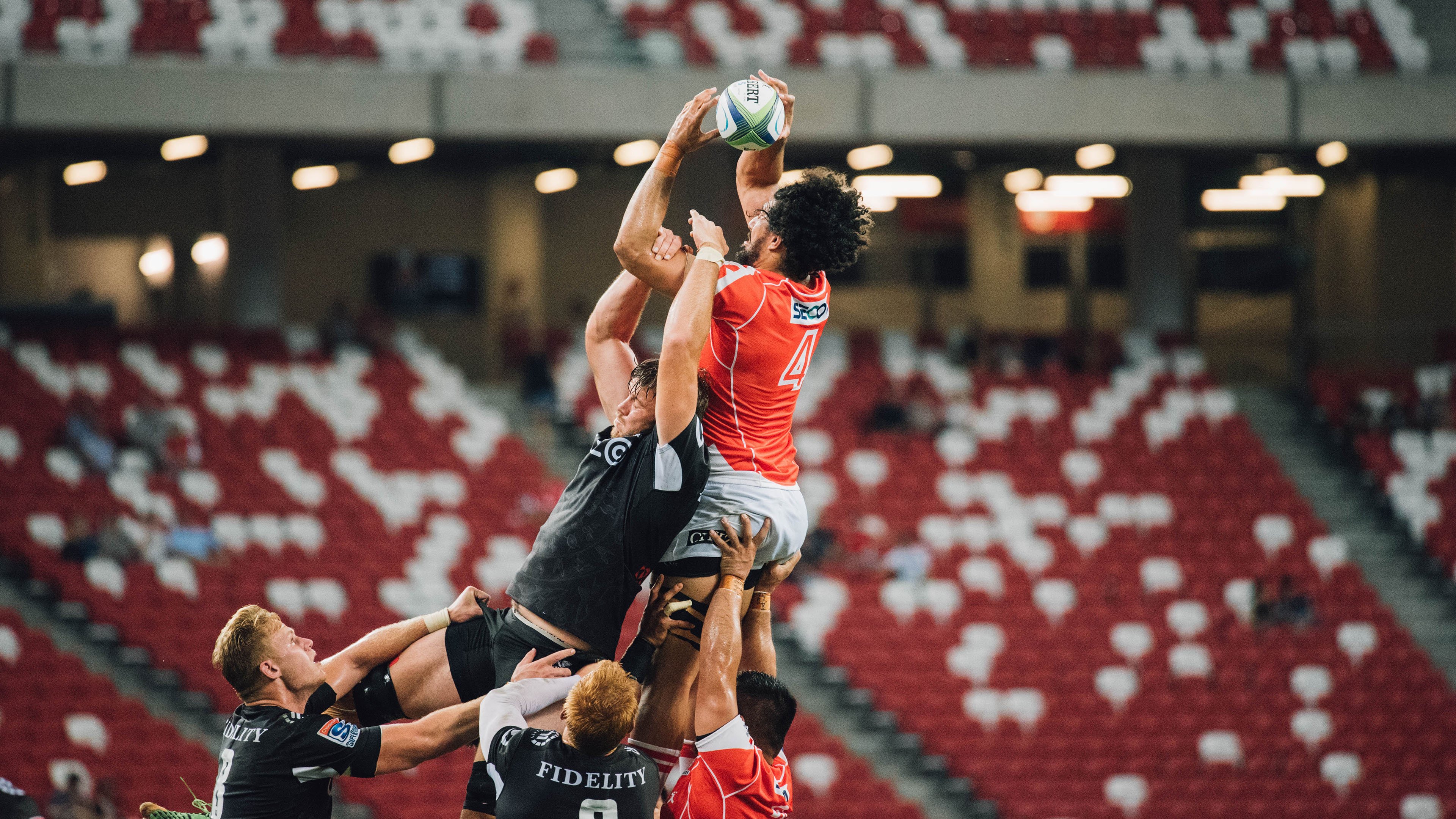 开云体育中国-防线守护神，锋线定音锤，阿劳霍如何定义新时代的争冠中坚