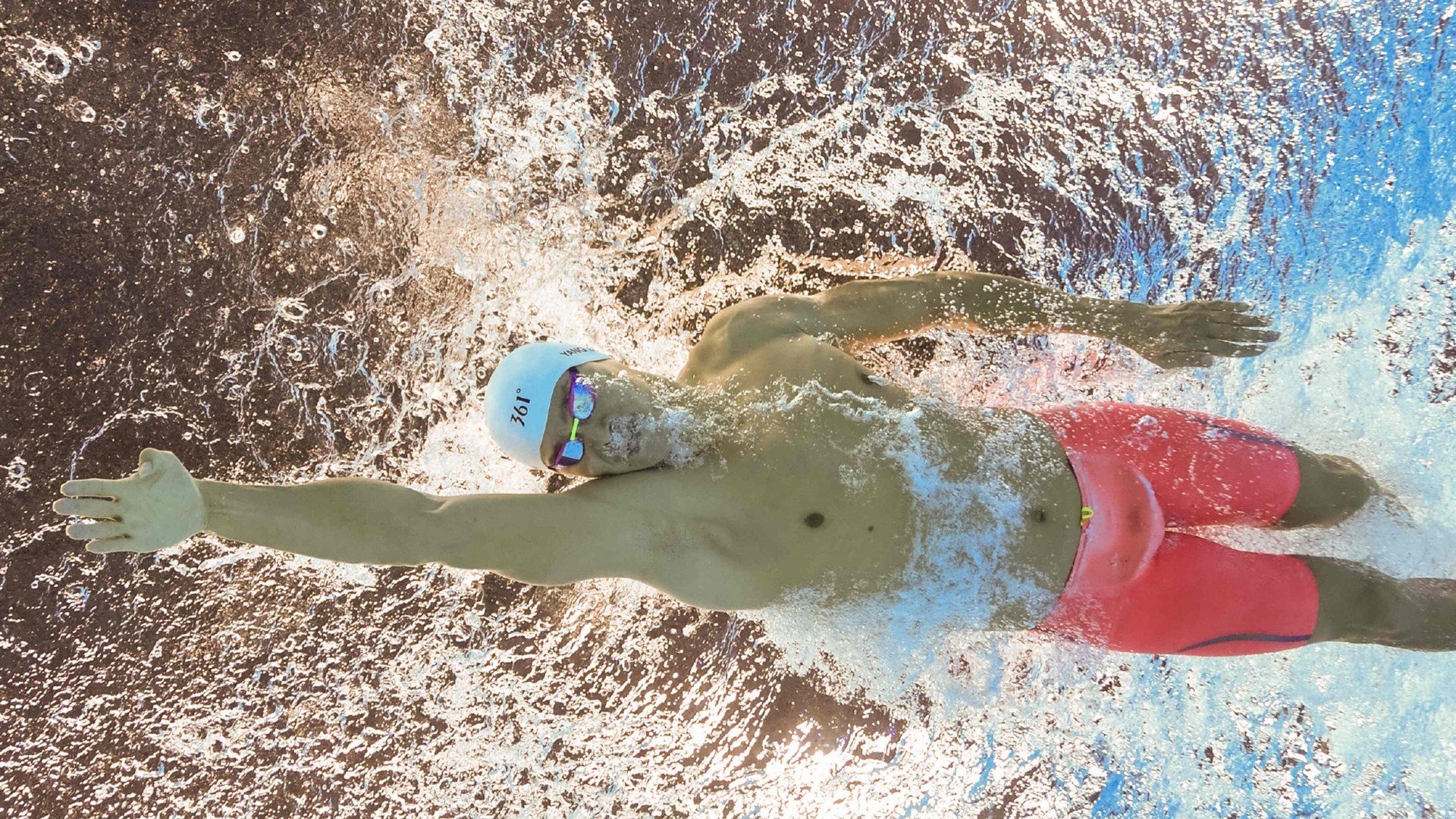 从看台到球场，皮克如何用一瓶水改变美洲杯战局